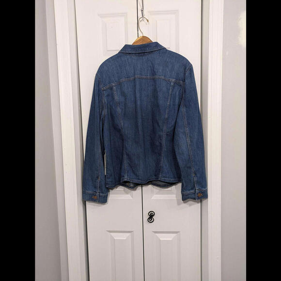 Chico's NWT Women's Size 4 XXL Denim Jacket - Picture 2 of 5